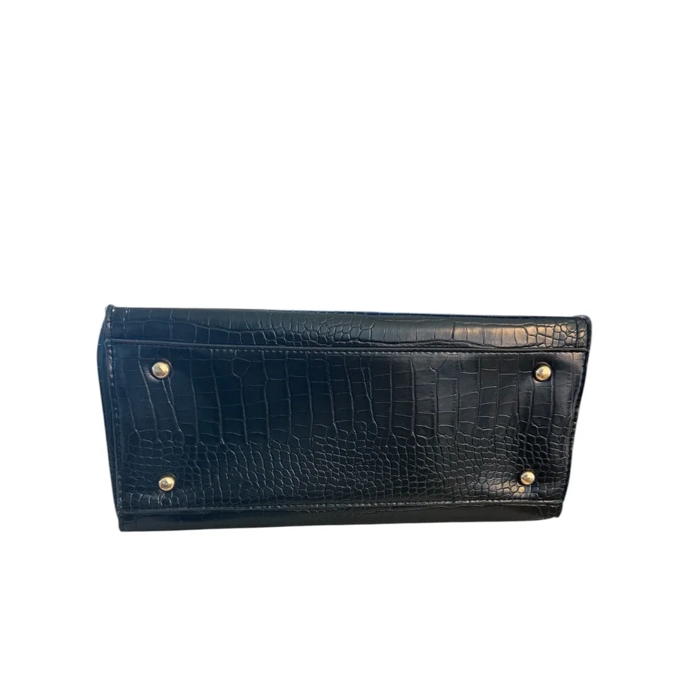 bebe sophisticated satchel